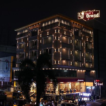 Hotel Lj Dadi'S Grand à Visakhapatnam Extérieur photo