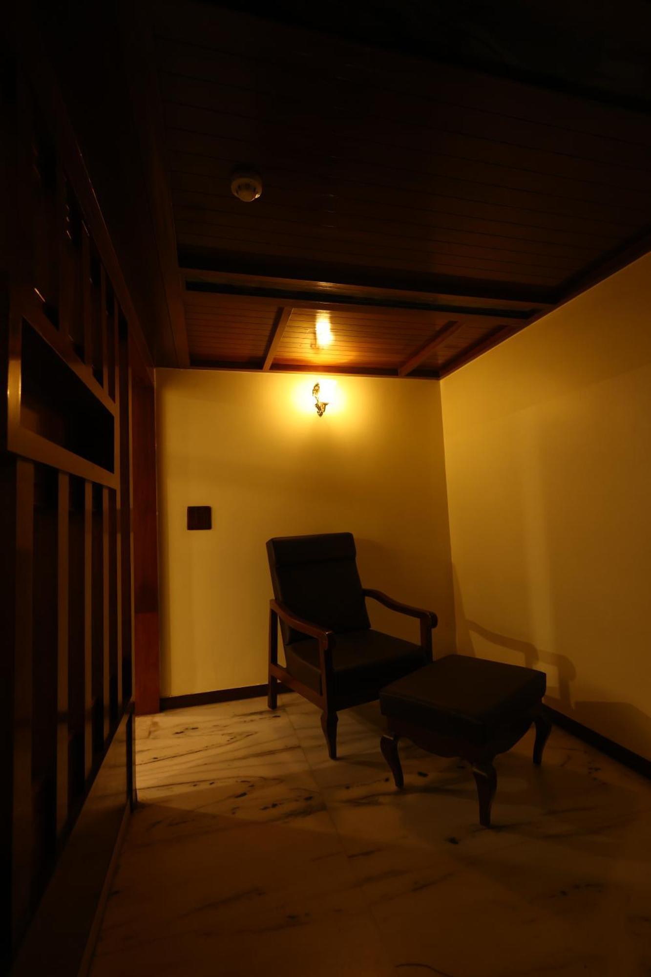 Hotel Lj Dadi'S Grand à Visakhapatnam Extérieur photo
