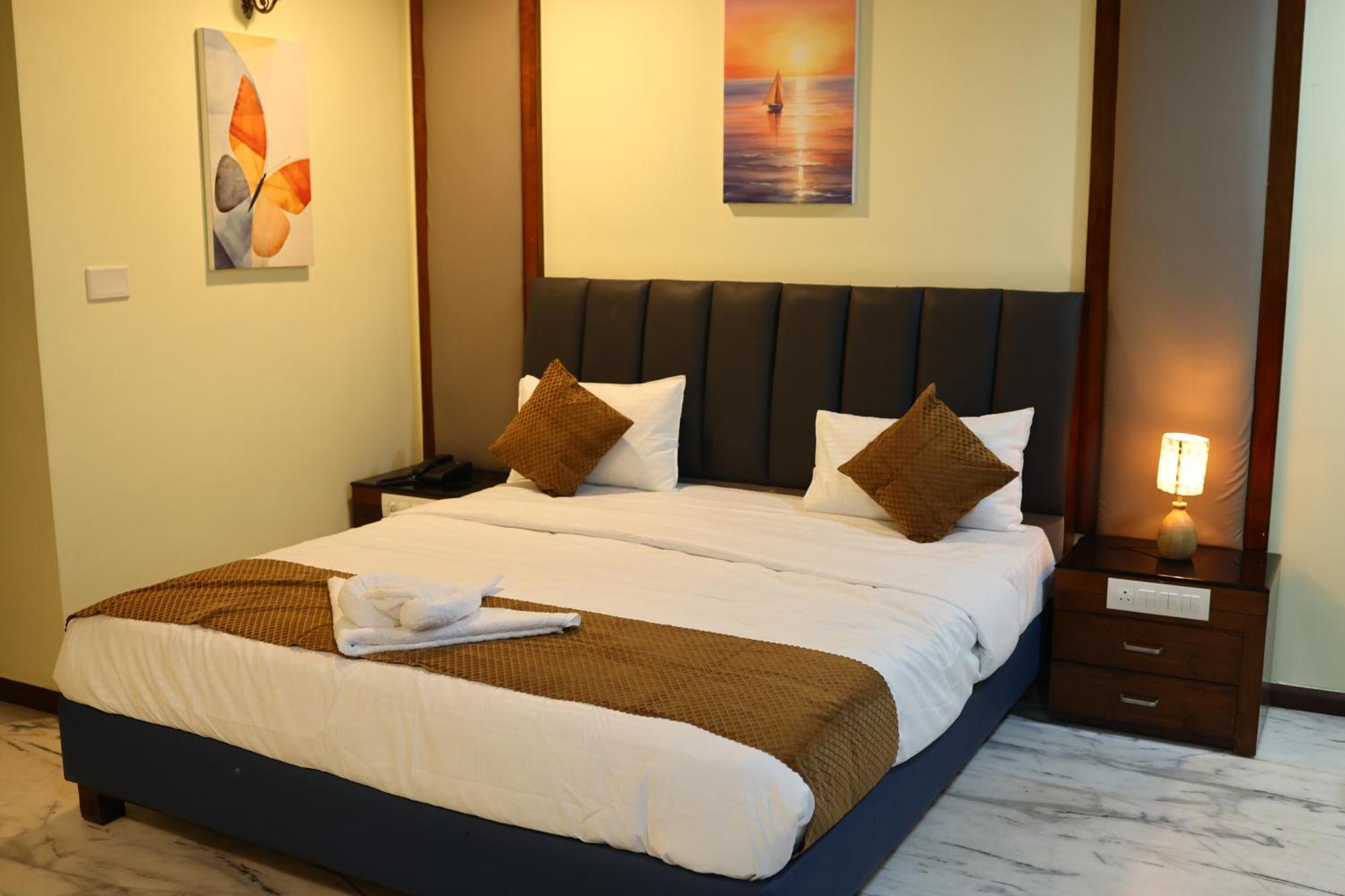 Hotel Lj Dadi'S Grand à Visakhapatnam Extérieur photo