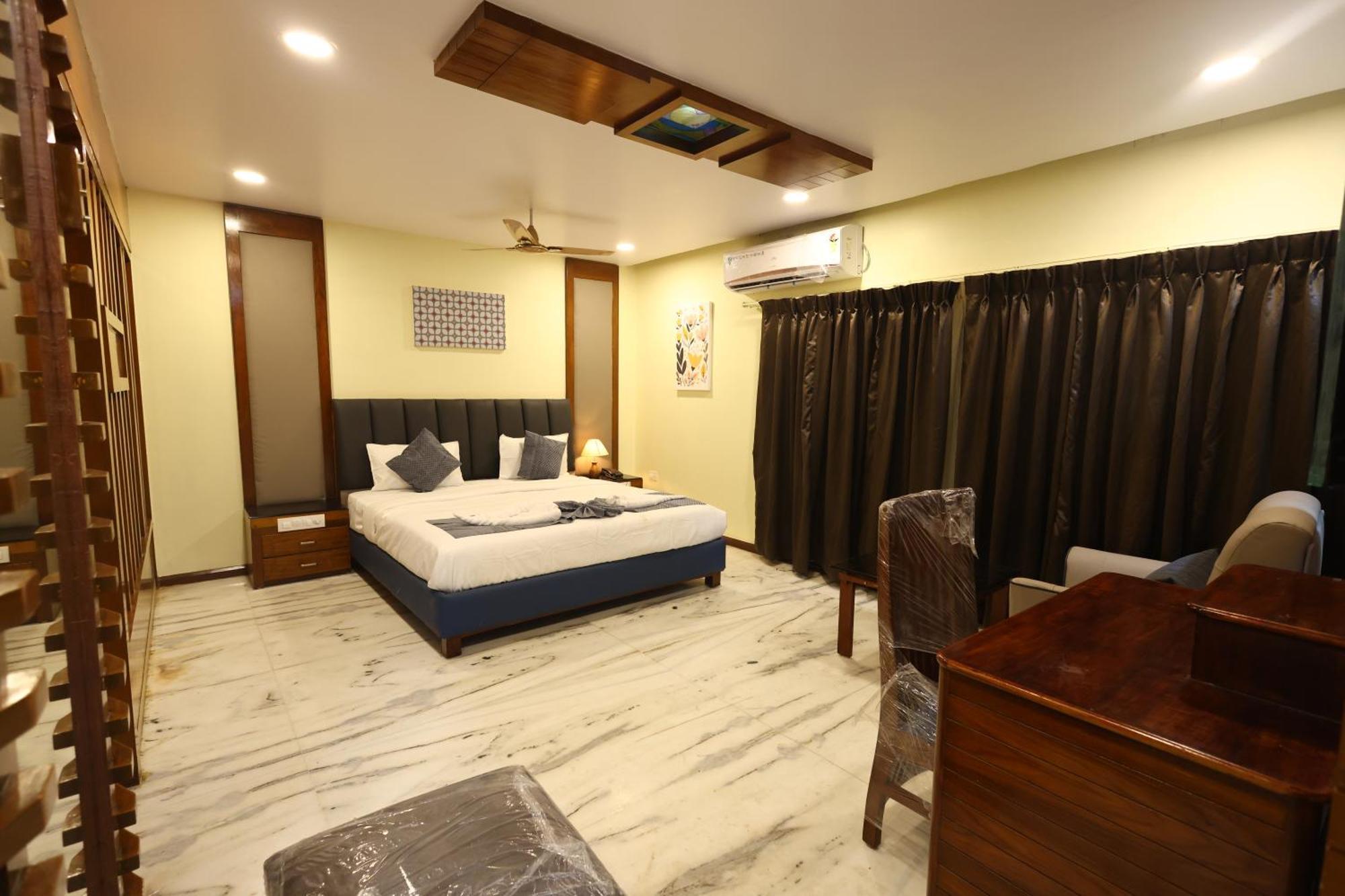 Hotel Lj Dadi'S Grand à Visakhapatnam Extérieur photo