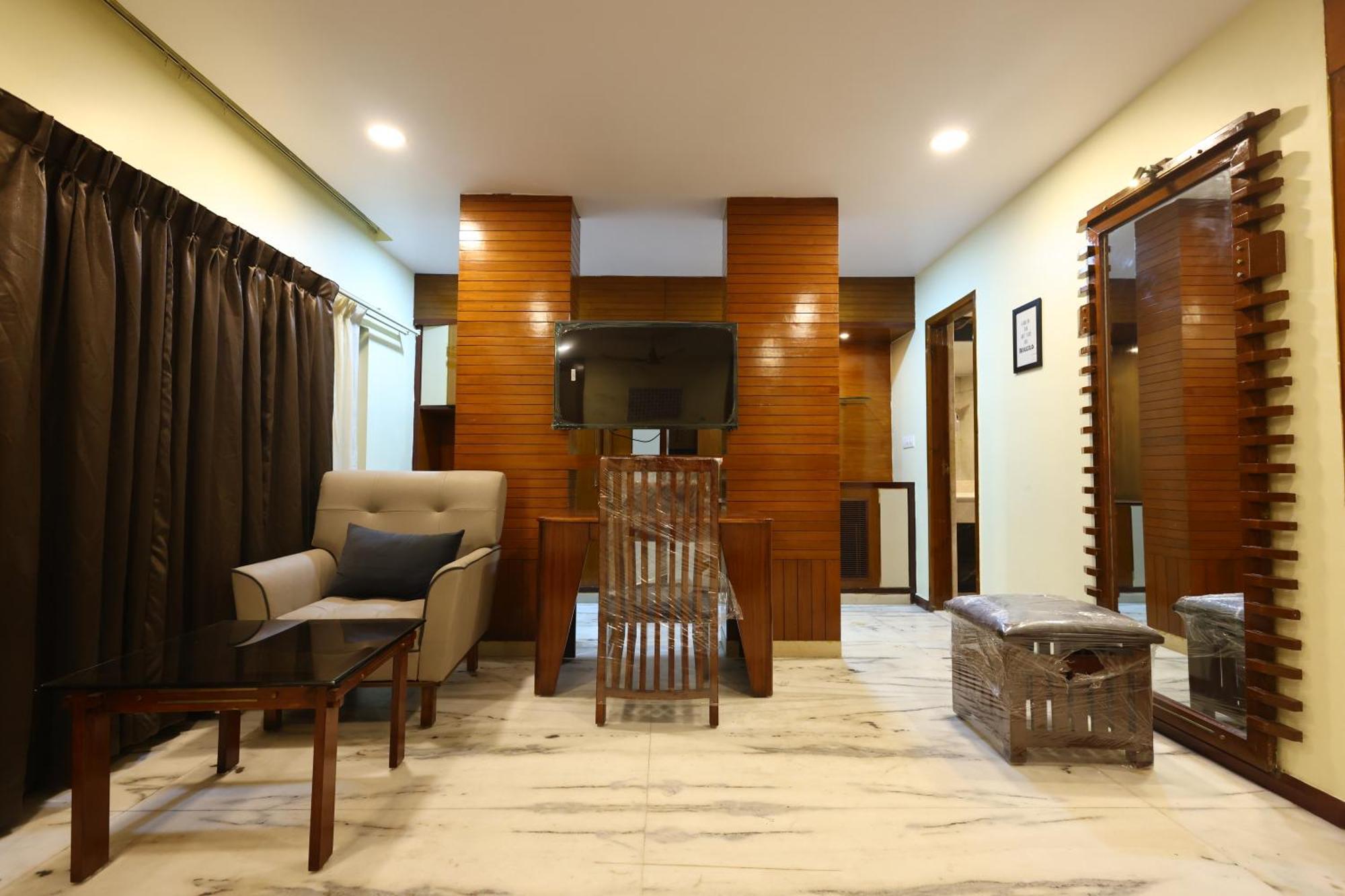 Hotel Lj Dadi'S Grand à Visakhapatnam Extérieur photo