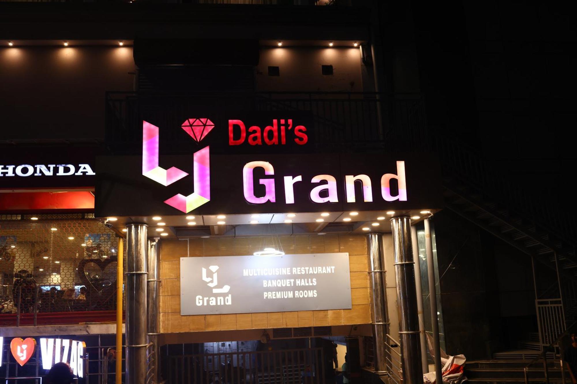 Hotel Lj Dadi'S Grand à Visakhapatnam Extérieur photo