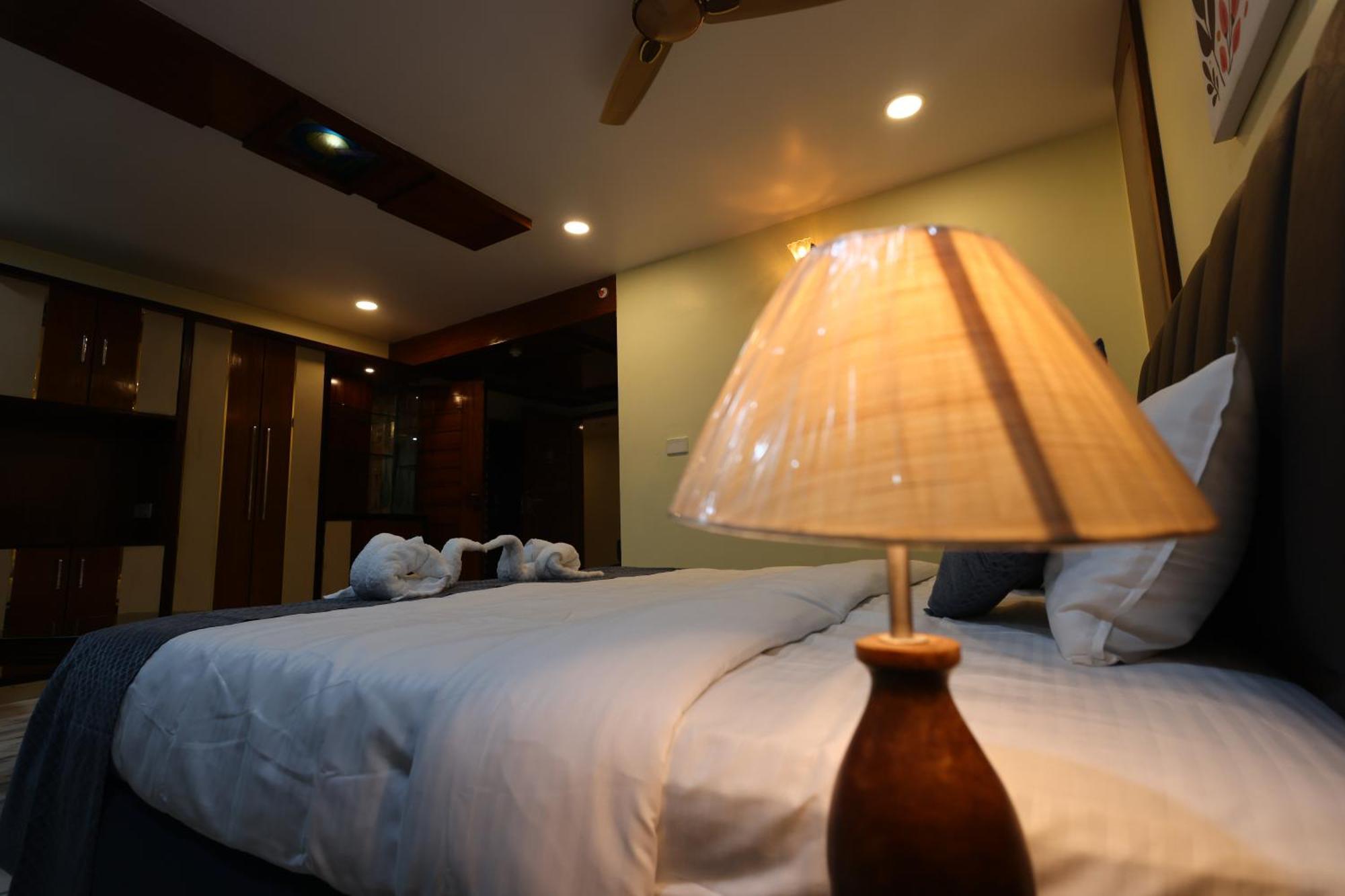 Hotel Lj Dadi'S Grand à Visakhapatnam Extérieur photo