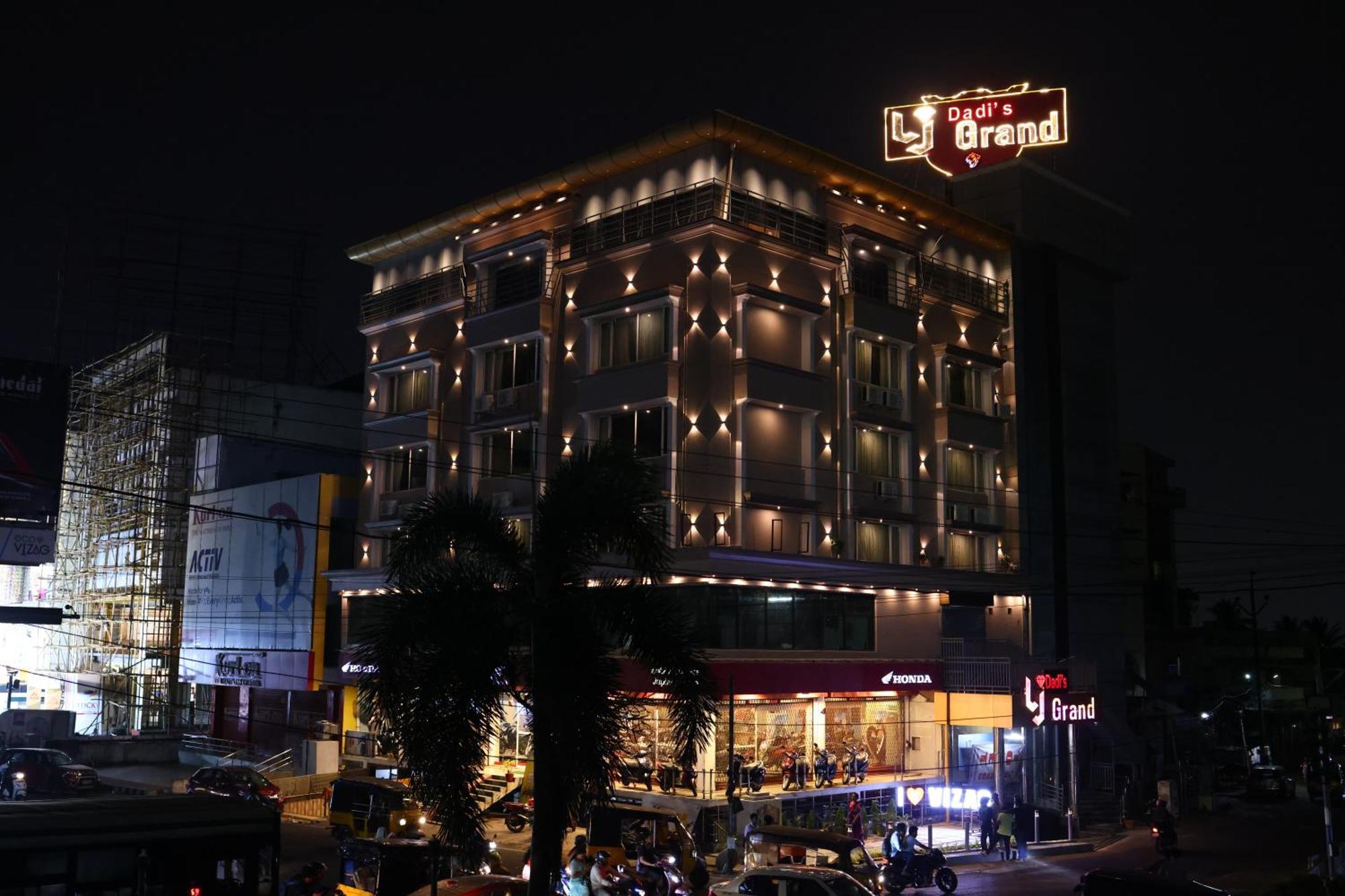 Hotel Lj Dadi'S Grand à Visakhapatnam Extérieur photo