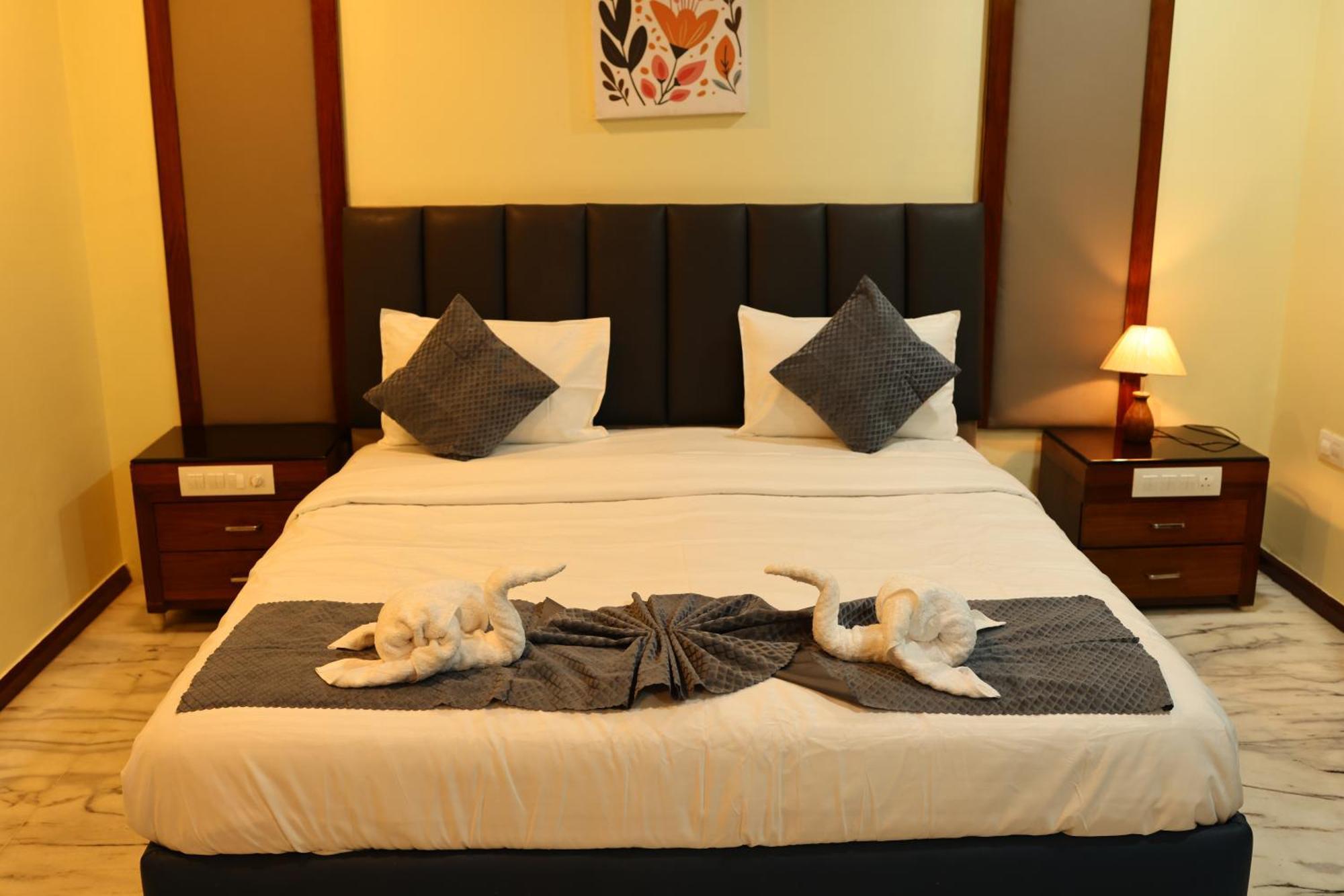 Hotel Lj Dadi'S Grand à Visakhapatnam Extérieur photo
